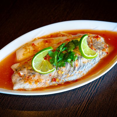 Barramundi with Garlic and Lemon Sauce